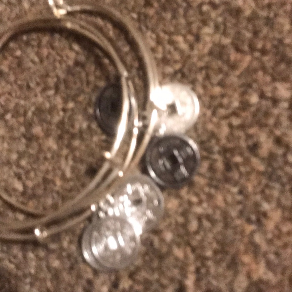 Bracelets - Picture 2 of 4